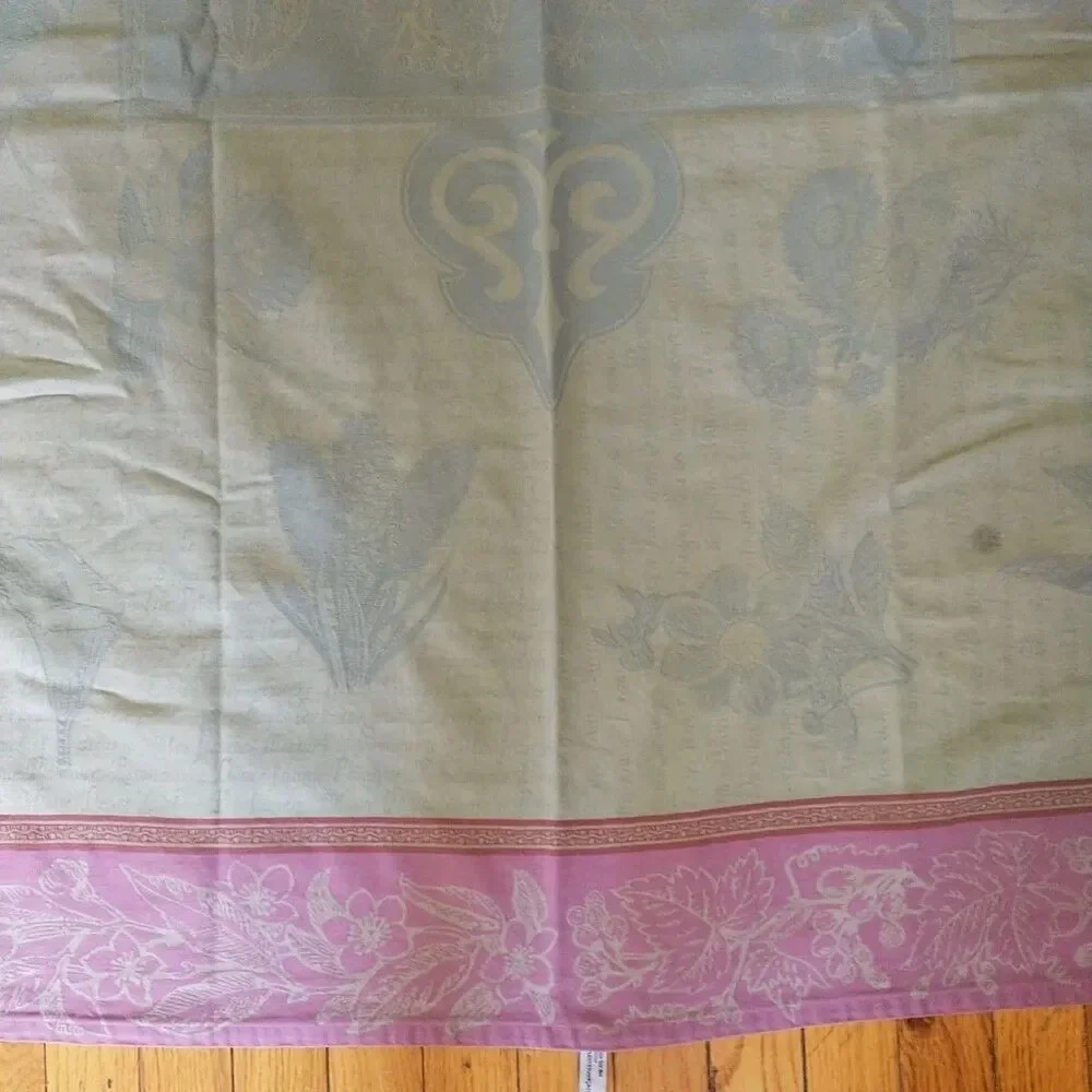 Le Jacquard Francais this tablecloth